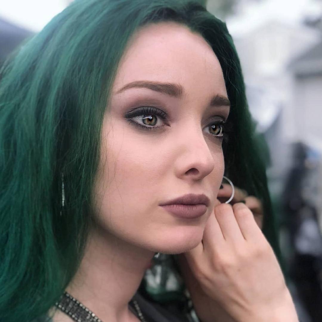 Emma Dumont@抖音