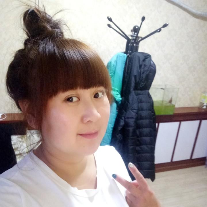 爱臭美的大静静