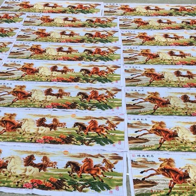 常月十字绣成品