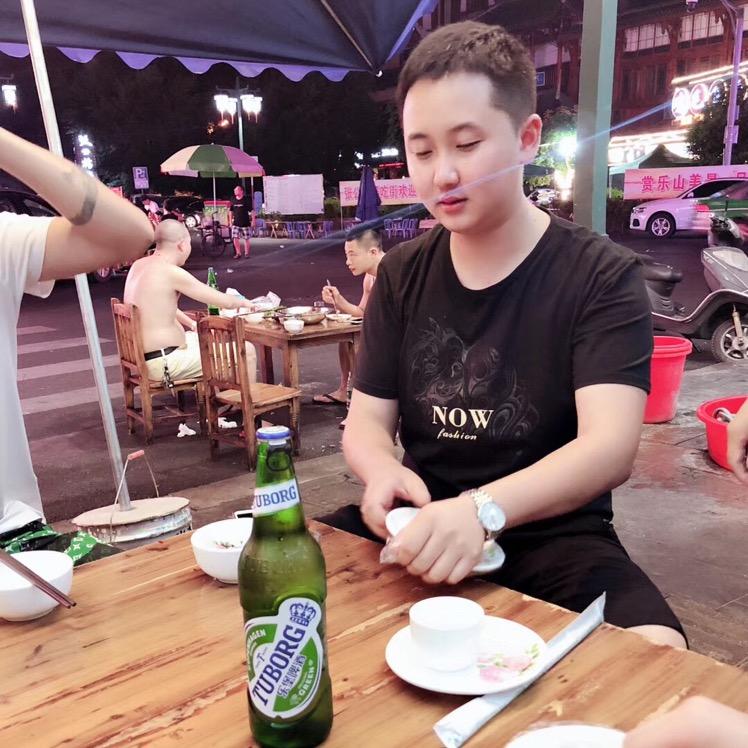 黄晨宇