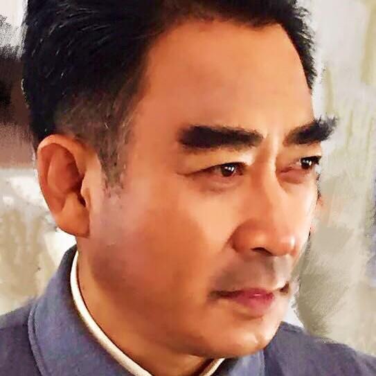 演员梁春书