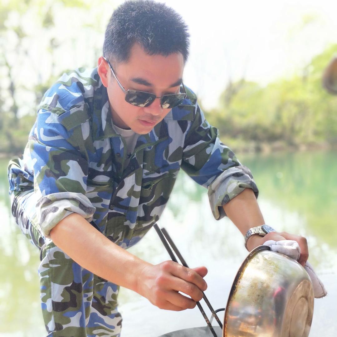 林tong雄来自海坛岛