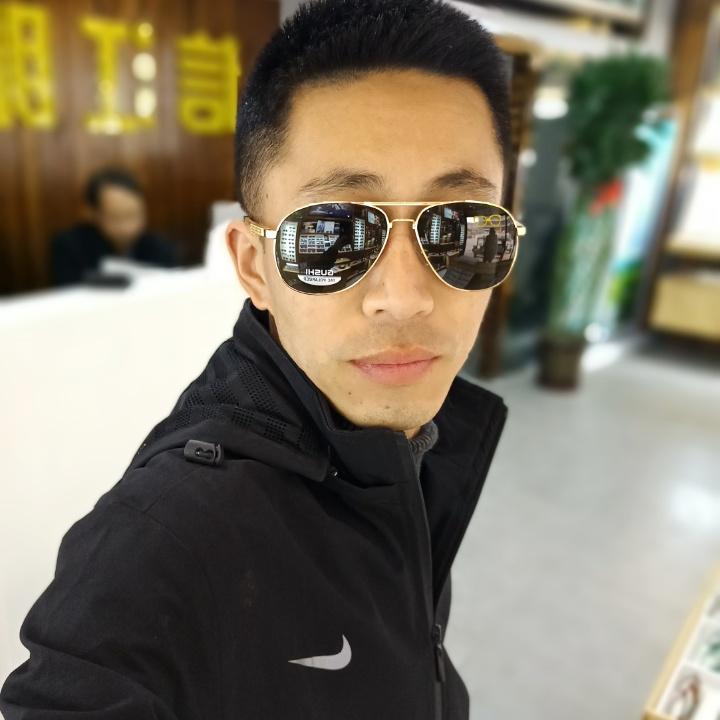 小楼一夜听春雨