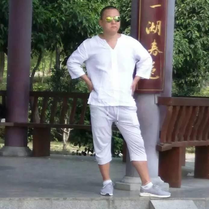 别拿红酒开玩笑。