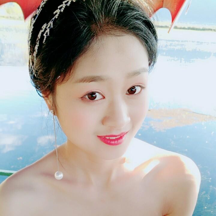 *爱做梦的小菇凉 *