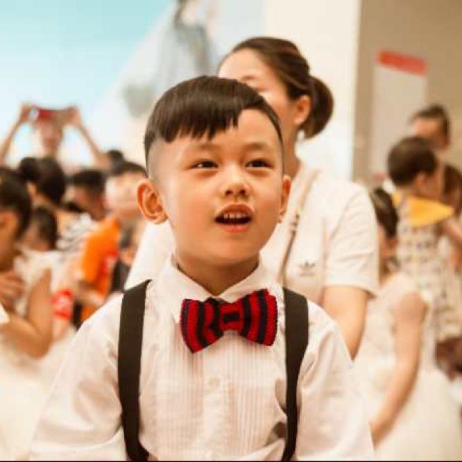 两个宝贝的妈咪