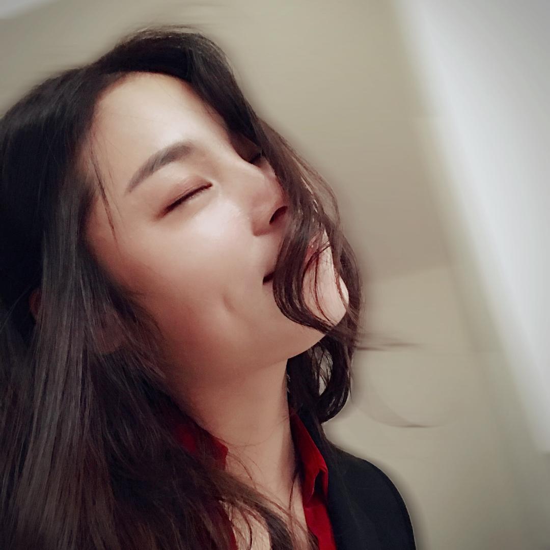 A👄姑娘微笑有酒窝👄