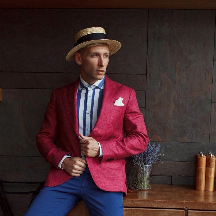 孤舟蓑笠翁，独钓寒江雪