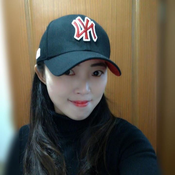 艺诗女装主理人周周