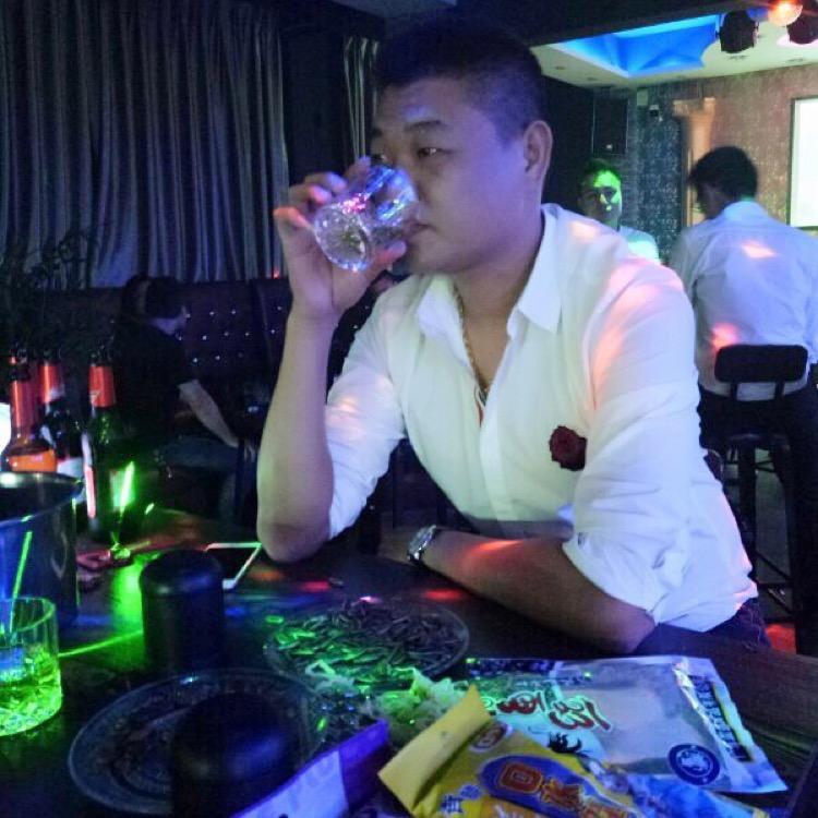 初吻给了烟