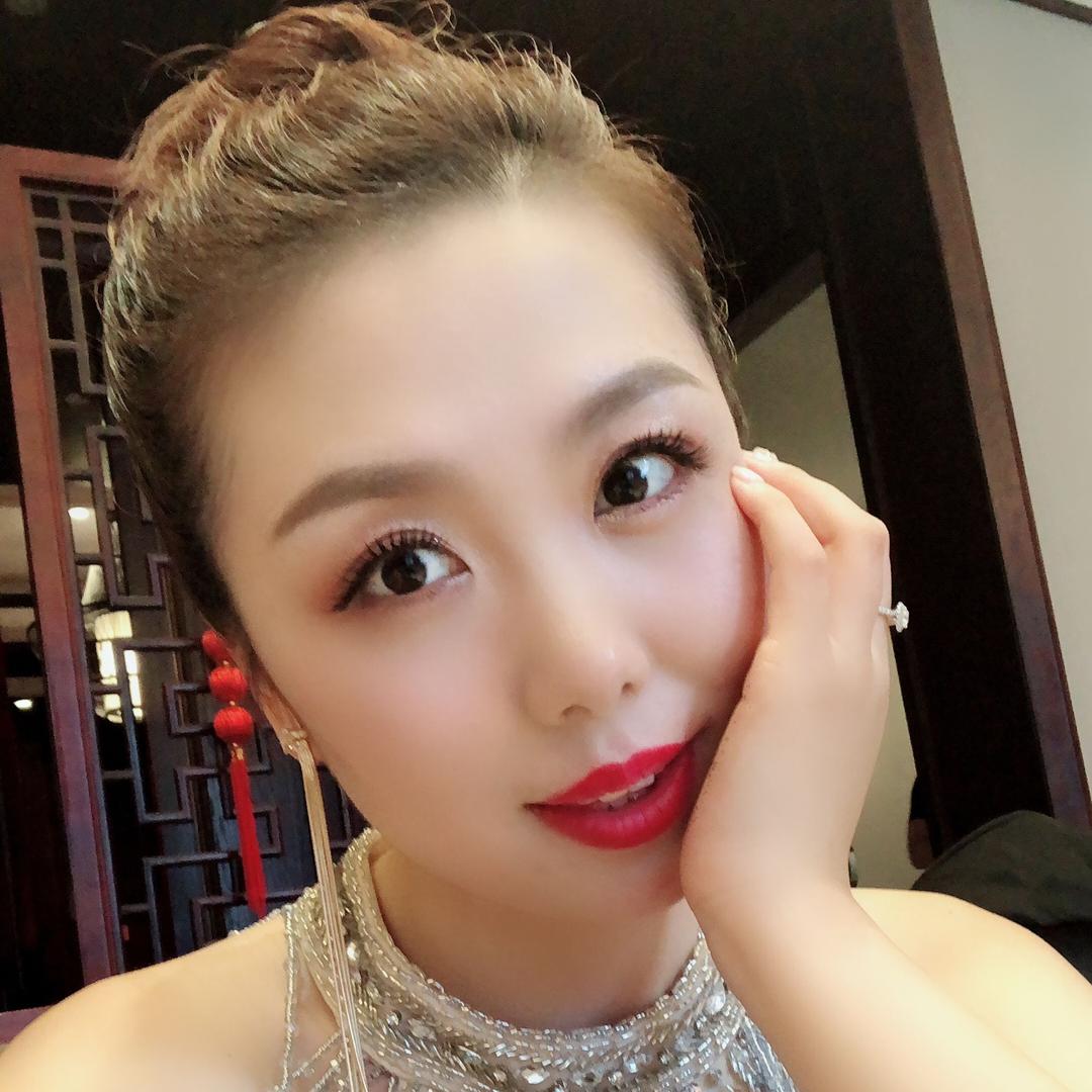 主持人卓琳（卓越语言艺术中心王校长）