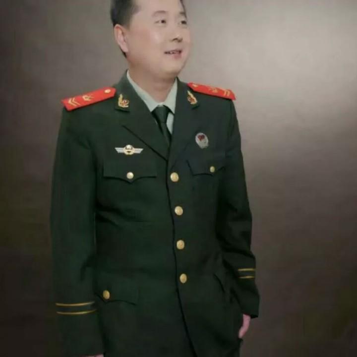 展翅飞翔