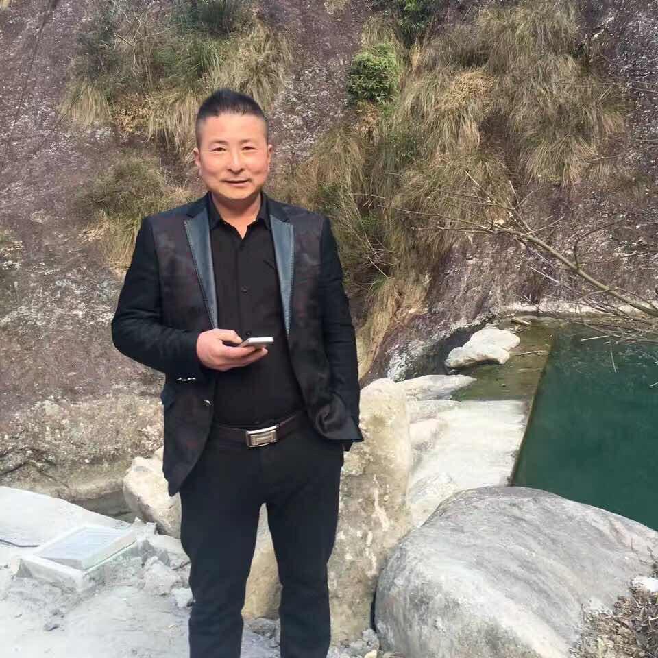 亮哥派友户外娱乐。