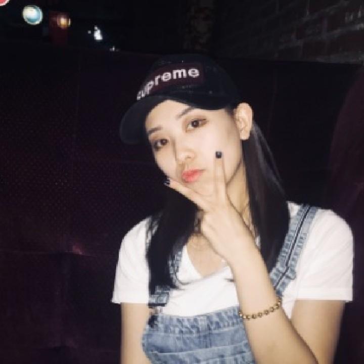 因为丑@