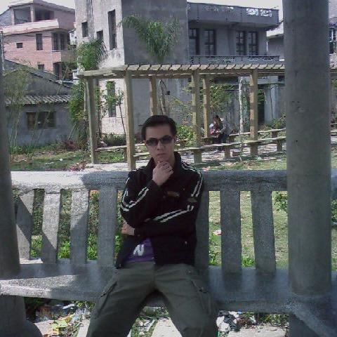 圈子不同不硬融