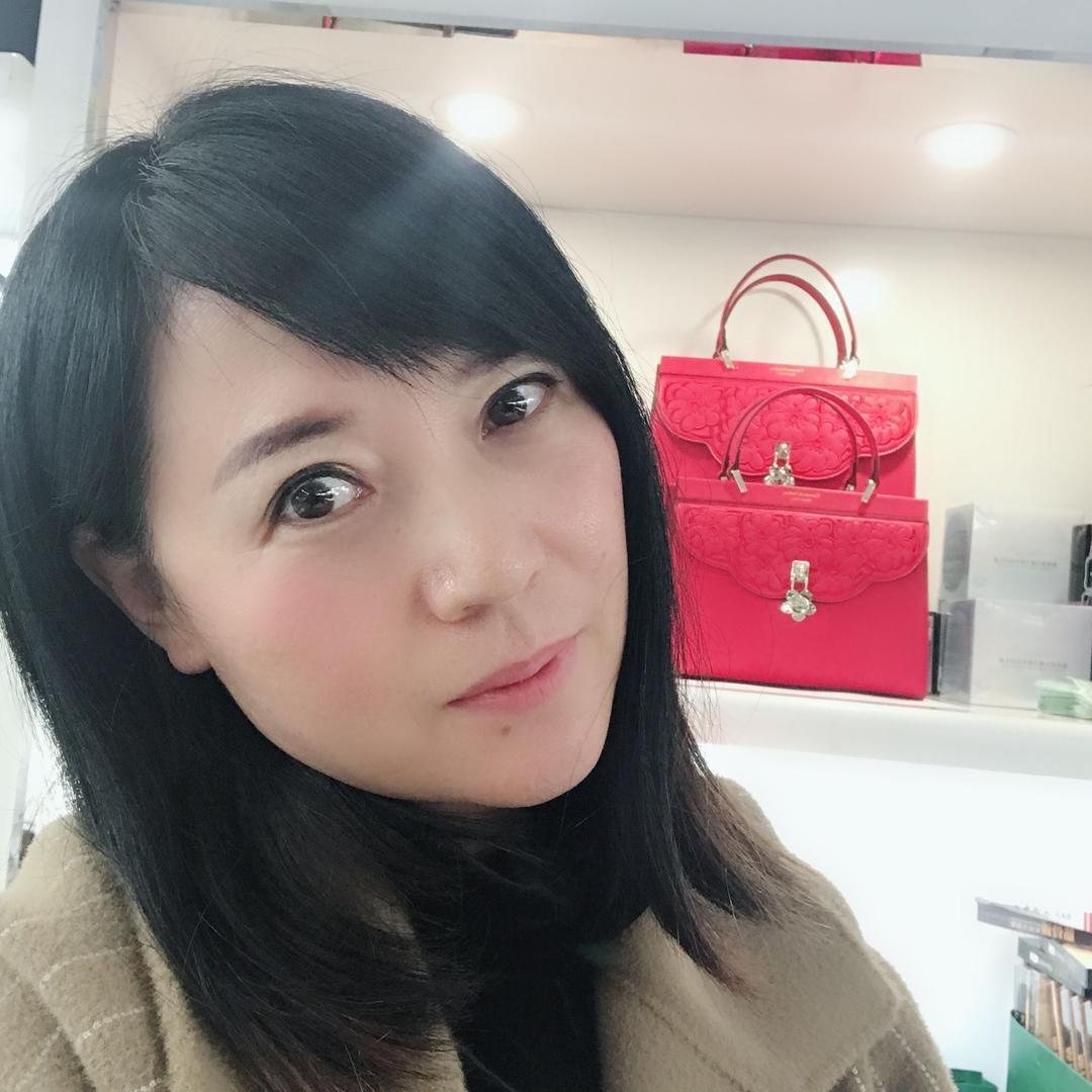 洪江市鳄鱼恤皮具店