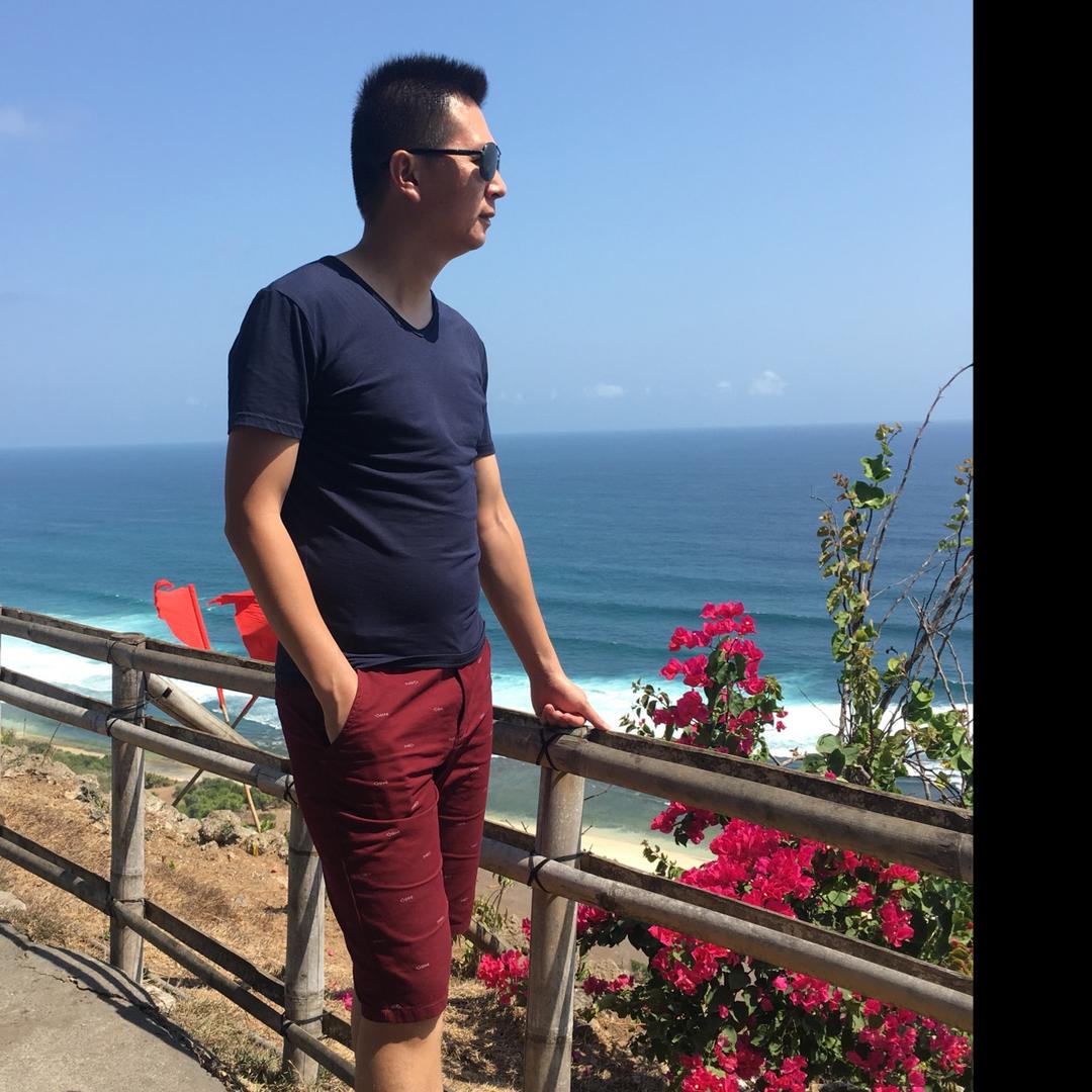 设计师张斯文