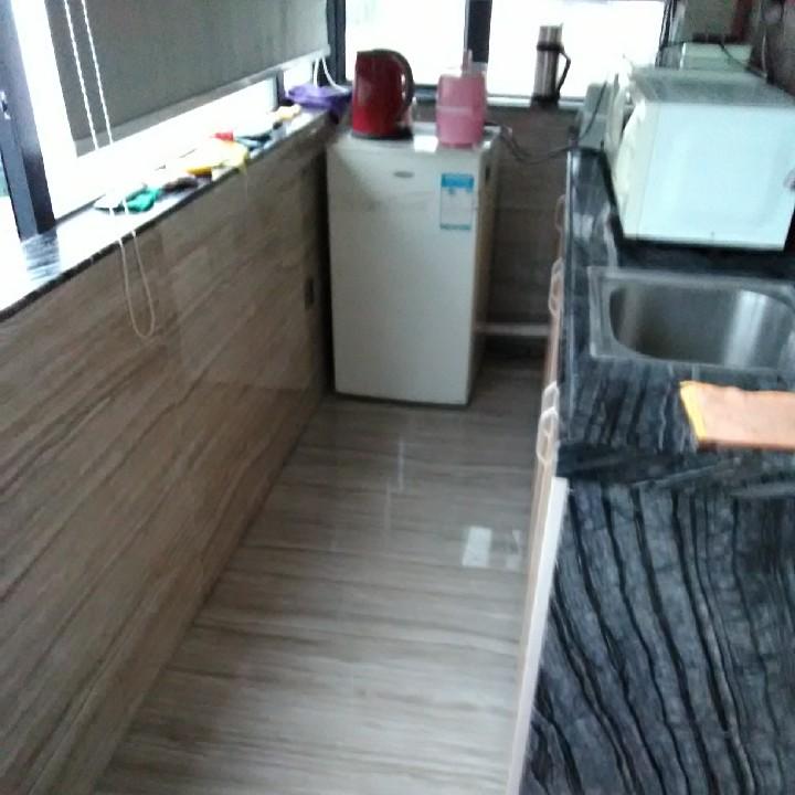 皿宿宿外卉圈上门补车胎，收购旧的百元手机