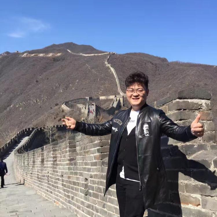 峰一样的男子
