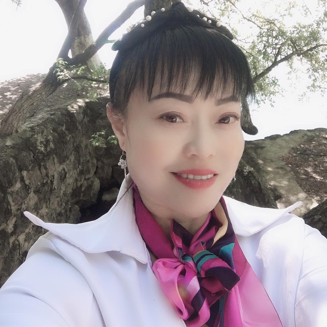 水中玉兰