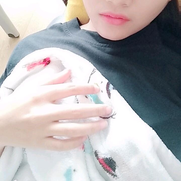 莫莫*