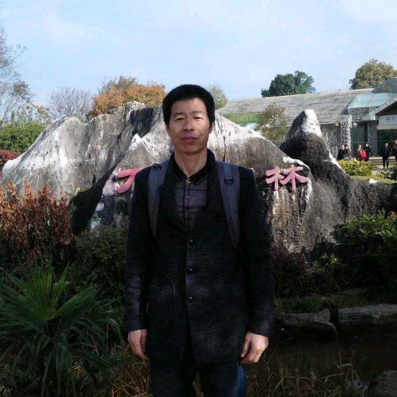 小男孩