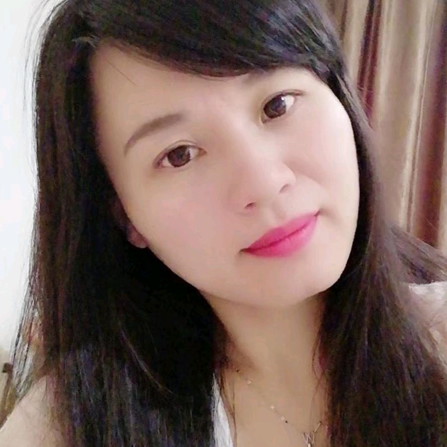 袁姐 （衣时代网男装女装品牌折扣）
