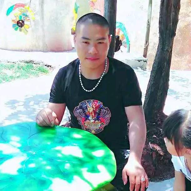 贵州威龍小哥