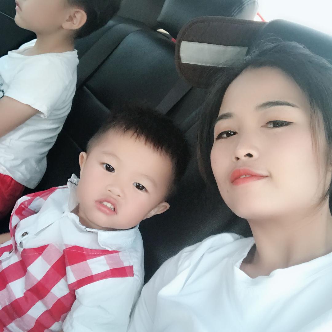 娟👩❤️💋👩