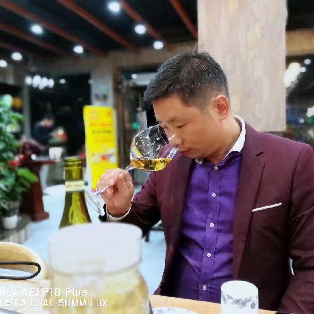 选酒师于鹏飞