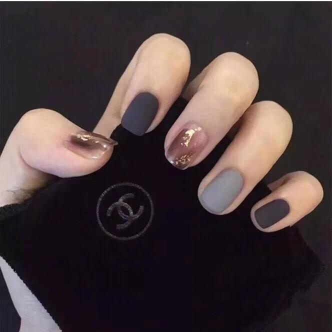 干枯沙漠开出花一朵