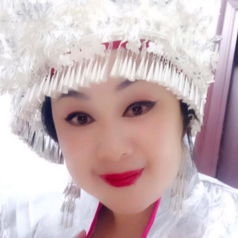 满山红传媒汤小红