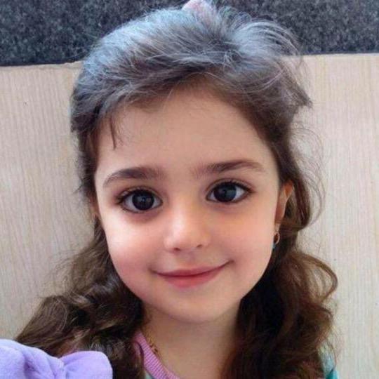 素颜白裙亦倾城