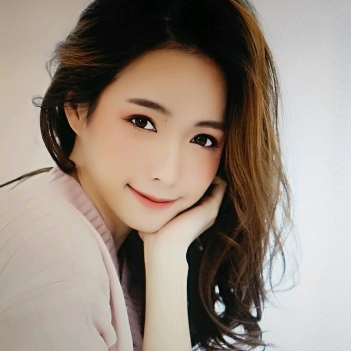 主持人珍珍，初见花坊1395572835
