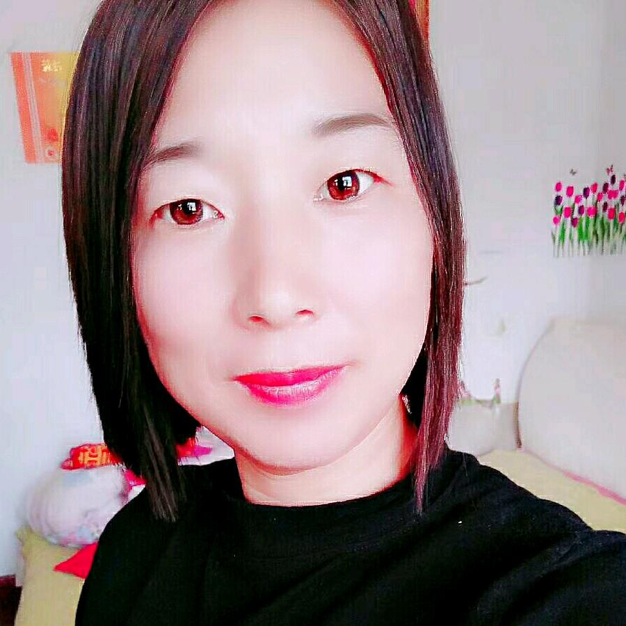 王霞