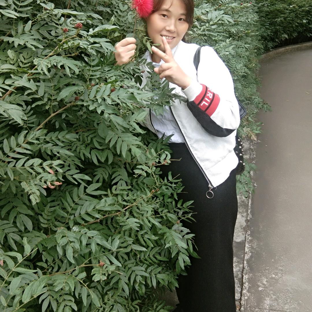 爱唱的美金姐。