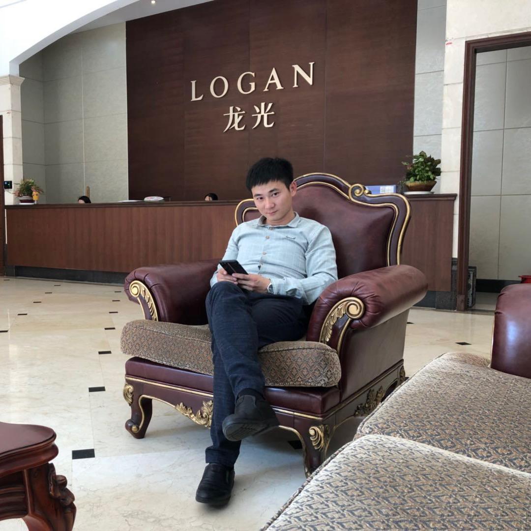 奋斗中的大男孩