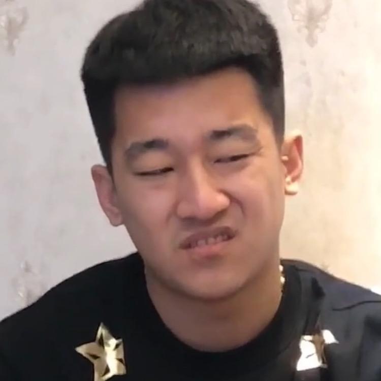 穿着丝袜擦立柜