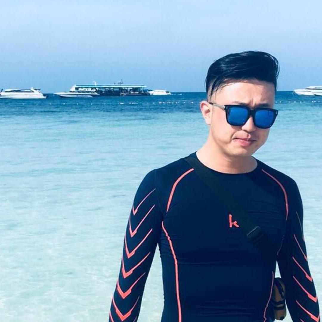 大叔会飞（🇨🇳滇咚骑士团）🏍️