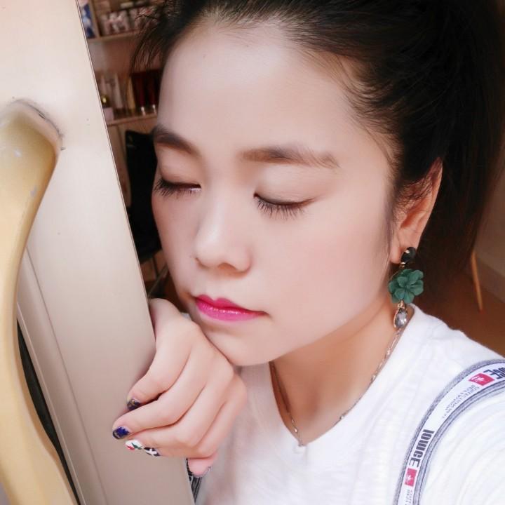 咹伈