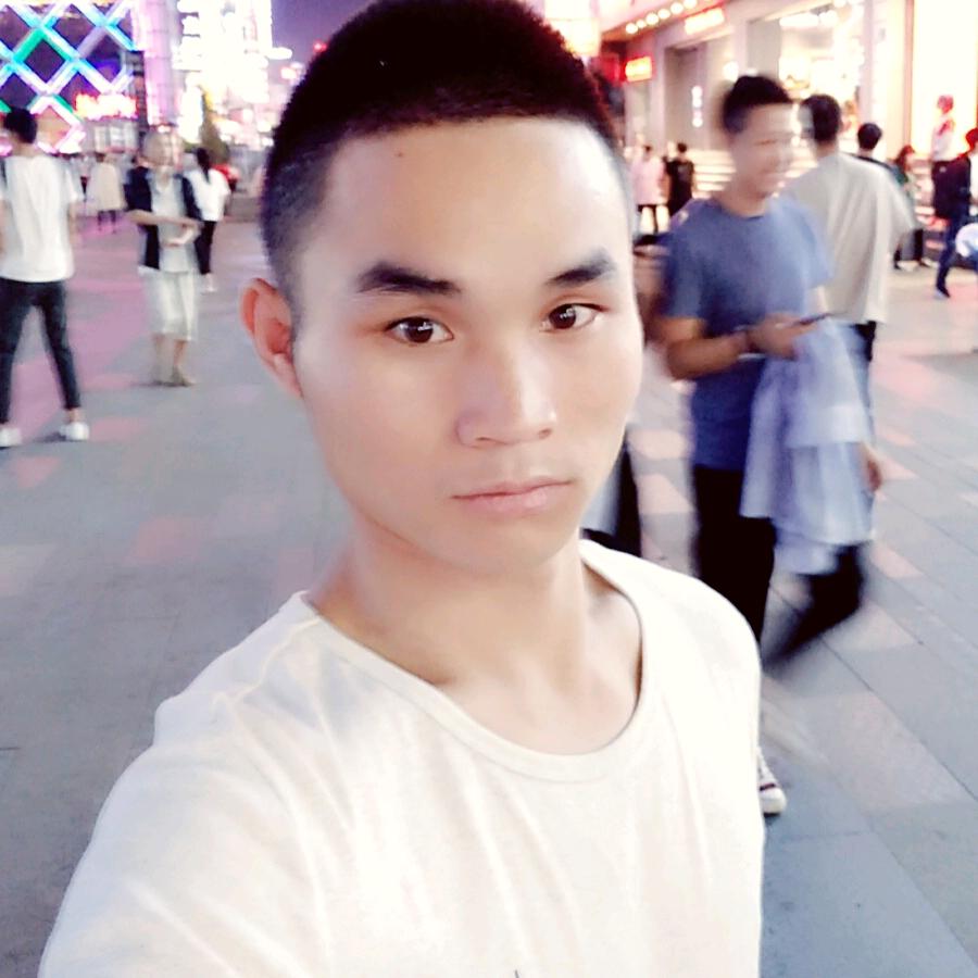蓝天飞翔