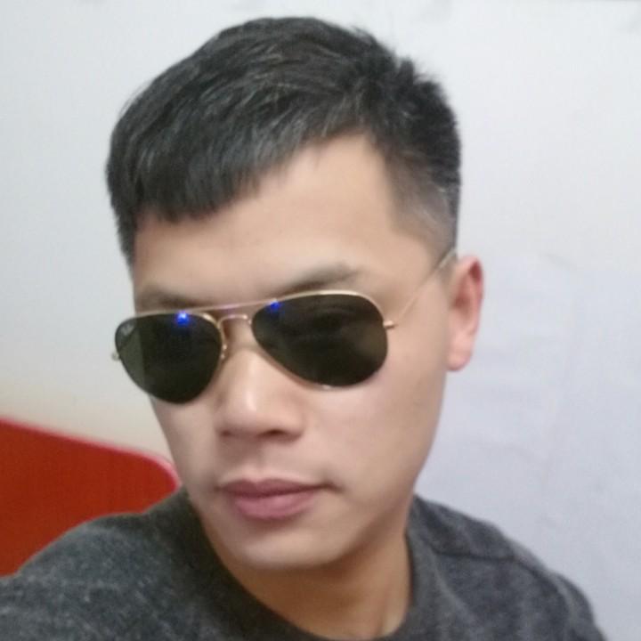 龙   少