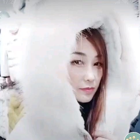 新亚美服装