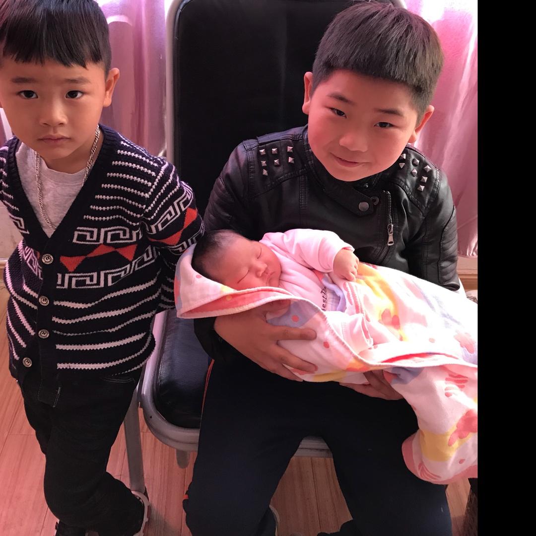 1＋1等于5⃣️ 张伟丽