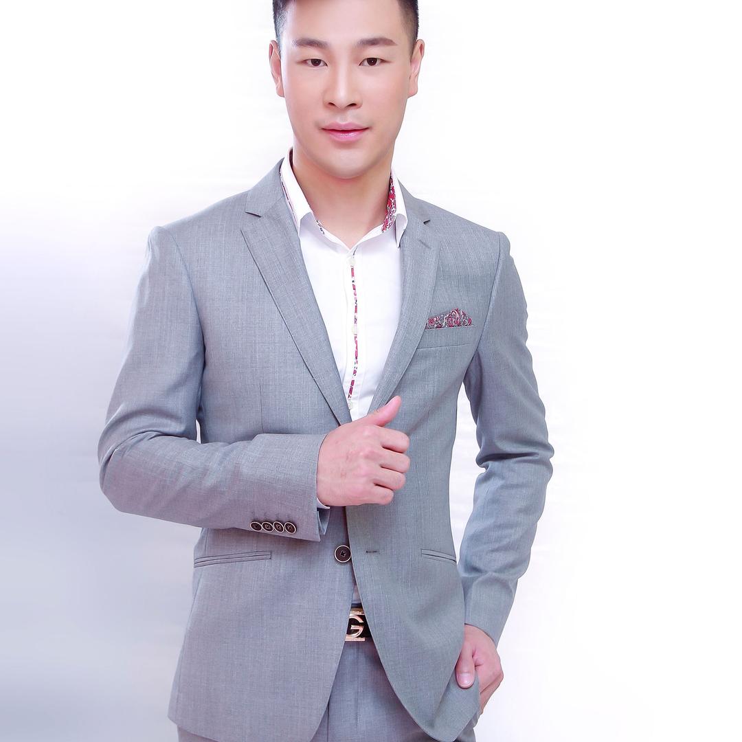 王鑫 三枪眉眼唇手法研发者