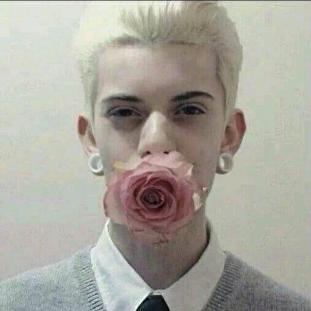 QQQQ.