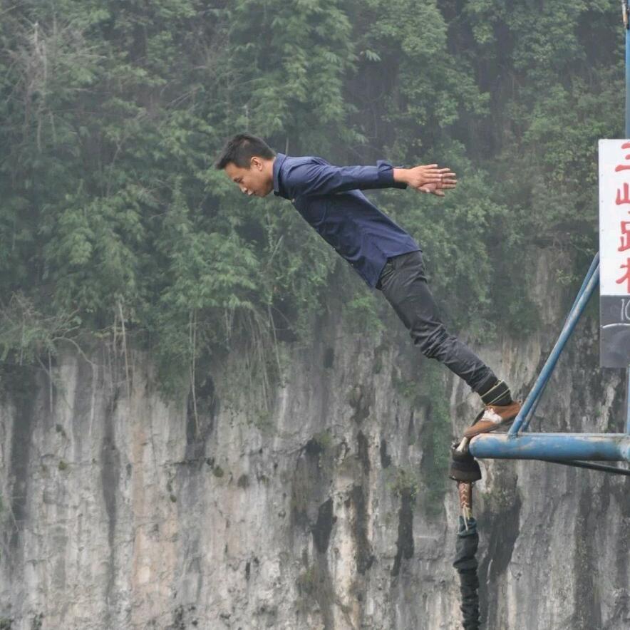 三峡蹦极小马哥