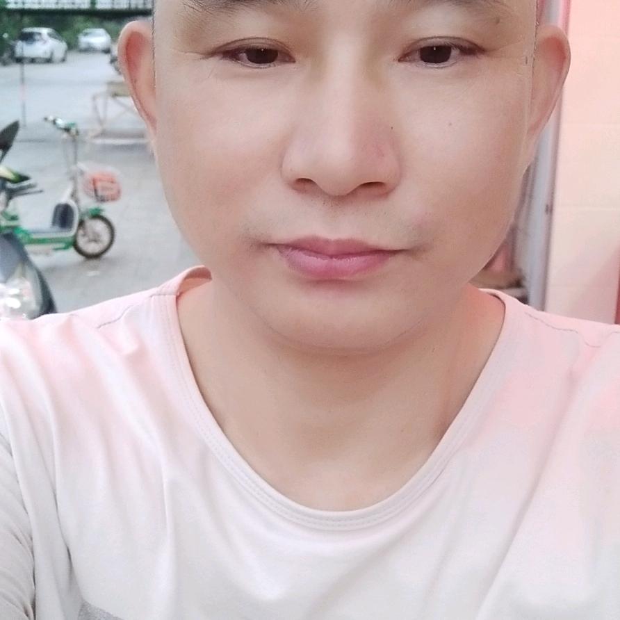 梓斌