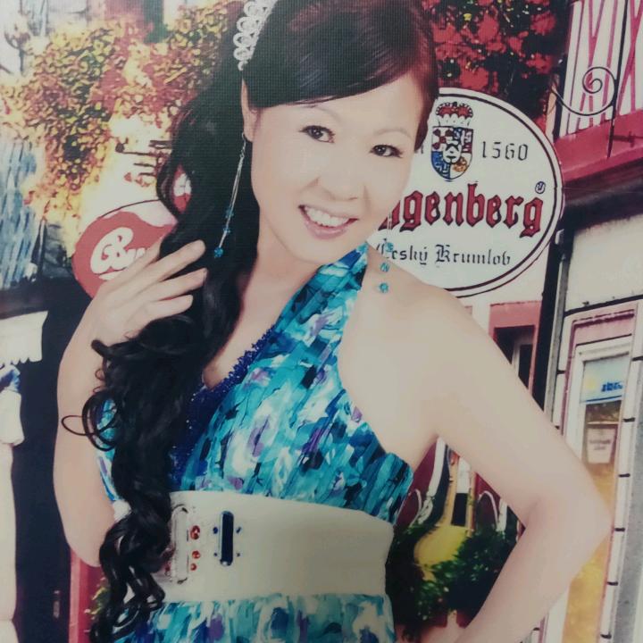 梅子，快乐的女人。