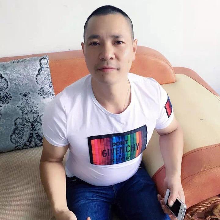 对方正在关注你....